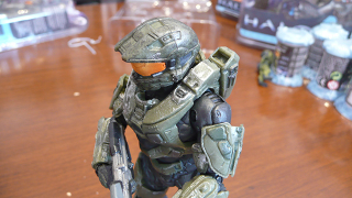 Illustration for article titled Getting Very Close To Halo 4's Master Chief (And Friends)